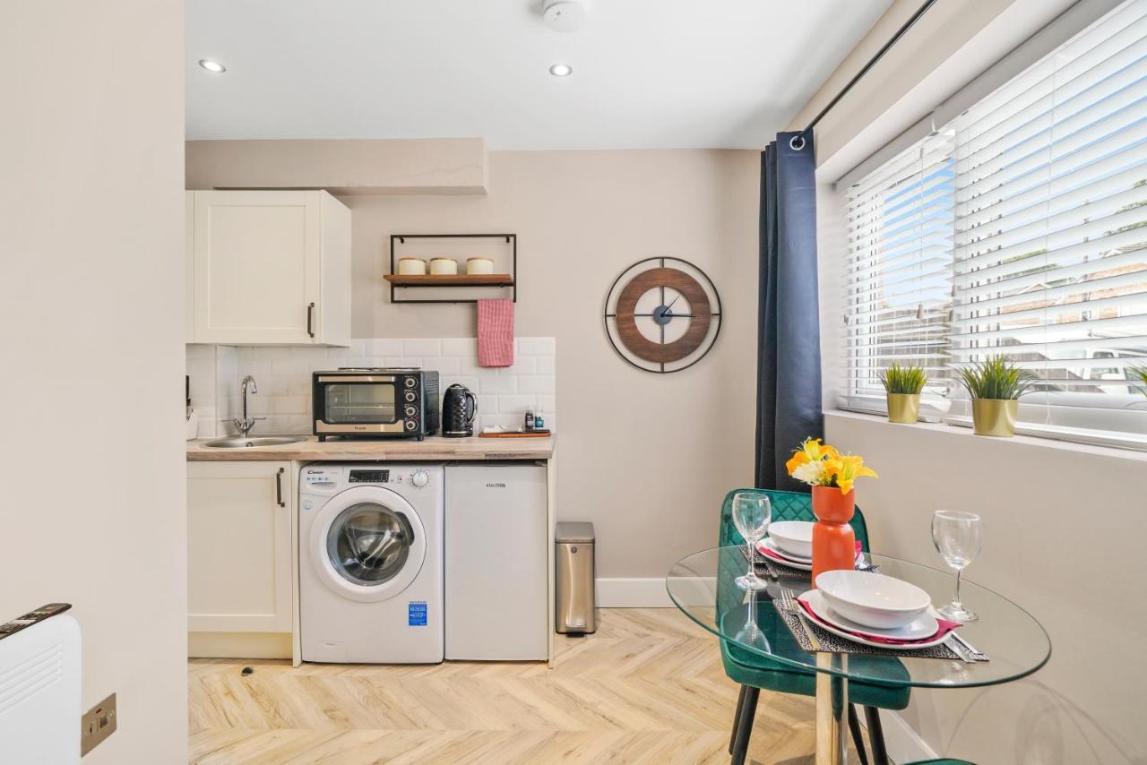 Апартаменты Boutique Heathrow Studio'S - Parking - Garden Хармондсворт Экстерьер фото