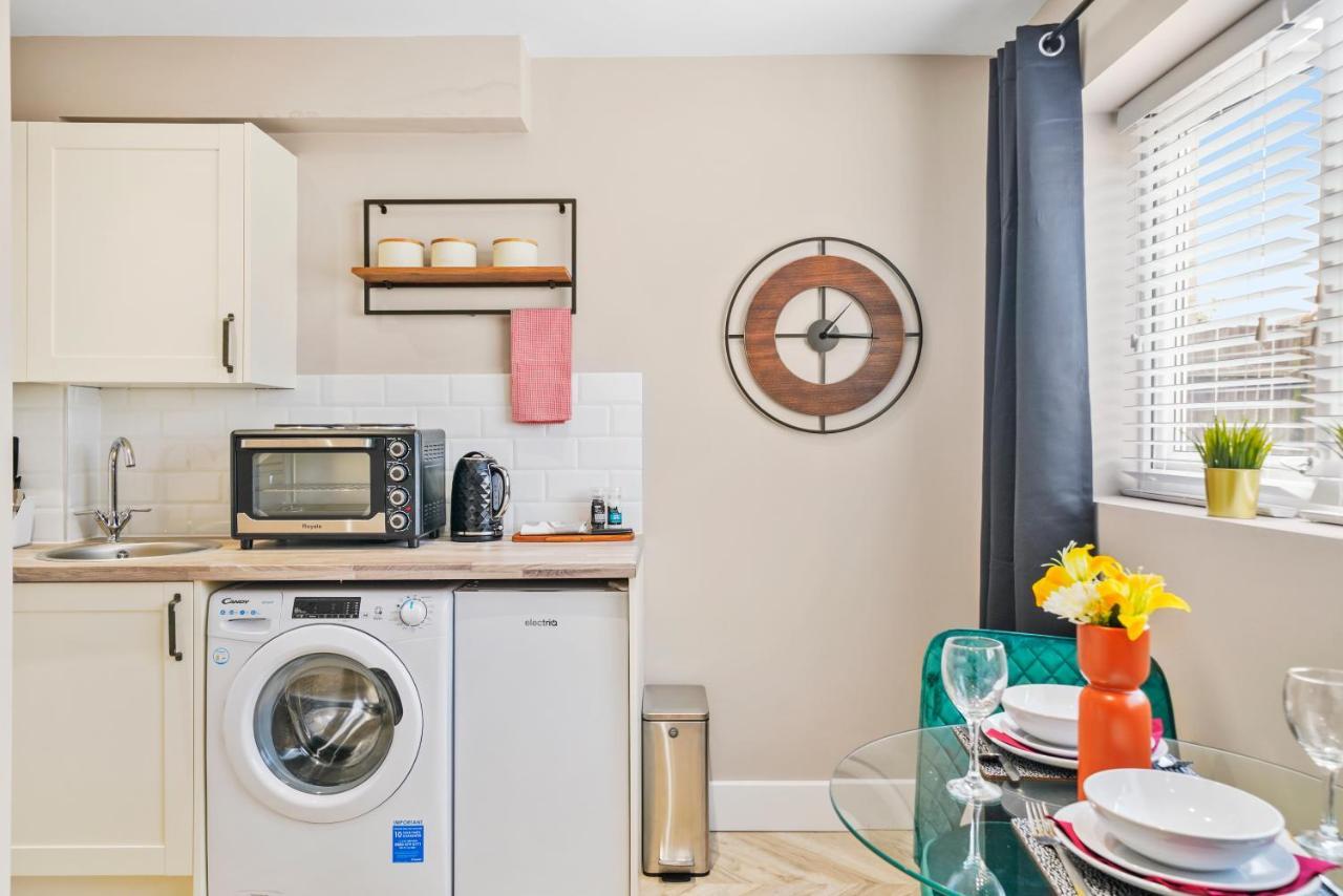 Апартаменты Boutique Heathrow Studio'S - Parking - Garden Хармондсворт Экстерьер фото