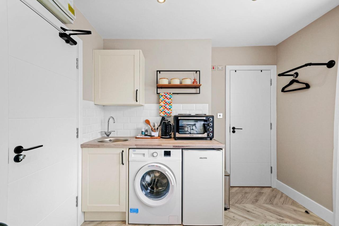 Апартаменты Boutique Heathrow Studio'S - Parking - Garden Хармондсворт Экстерьер фото
