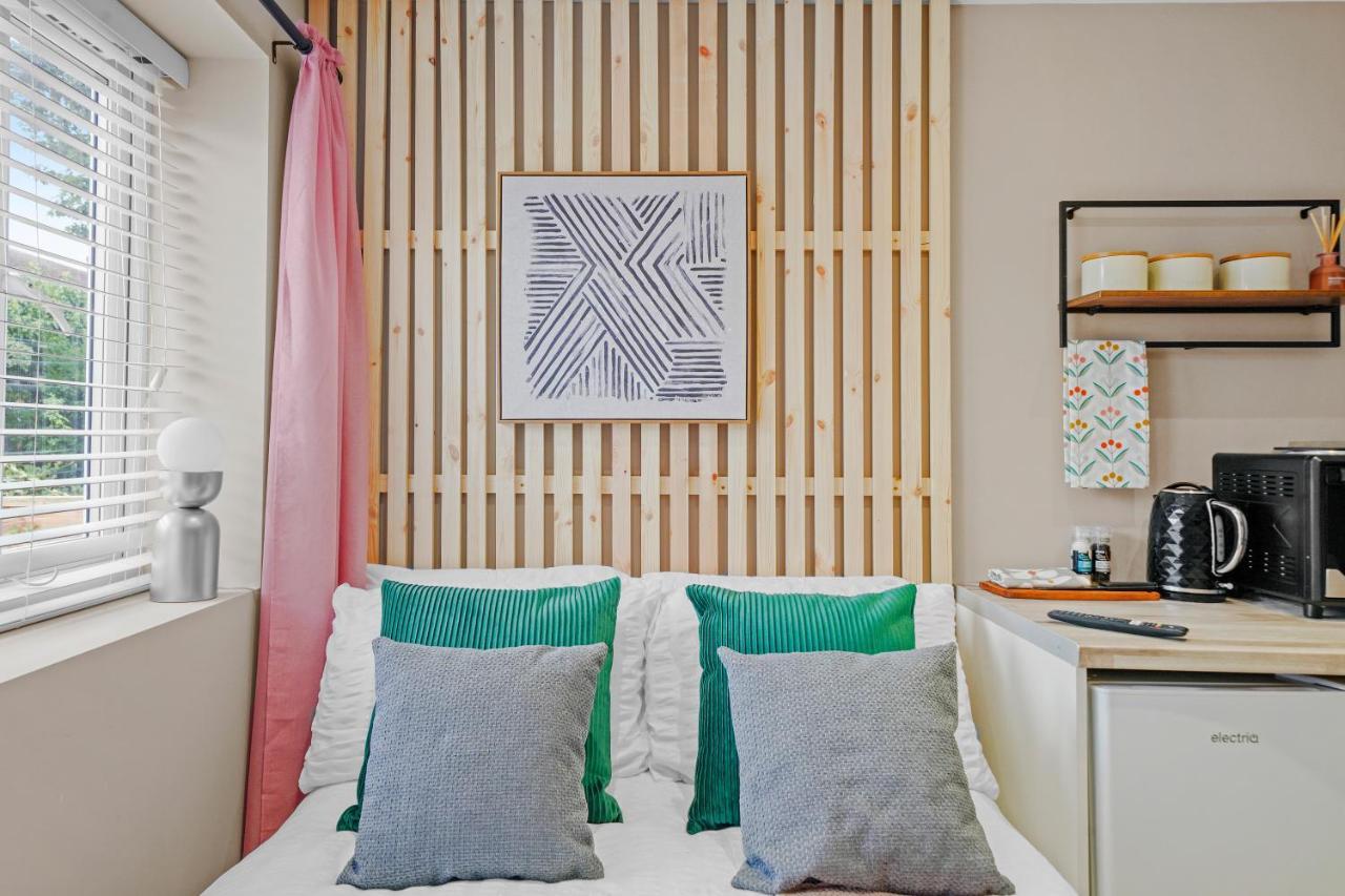 Апартаменты Boutique Heathrow Studio'S - Parking - Garden Хармондсворт Экстерьер фото