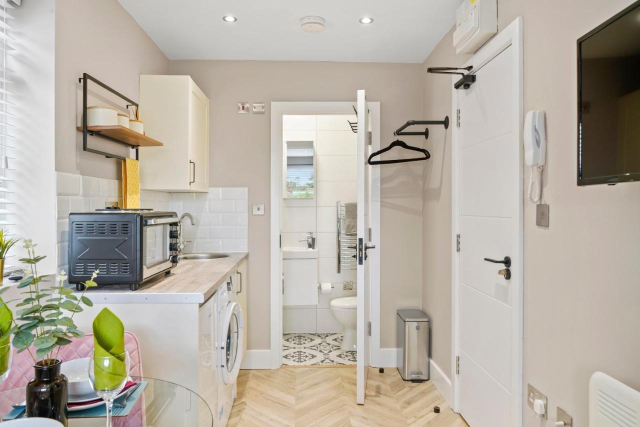 Апартаменты Boutique Heathrow Studio'S - Parking - Garden Хармондсворт Экстерьер фото
