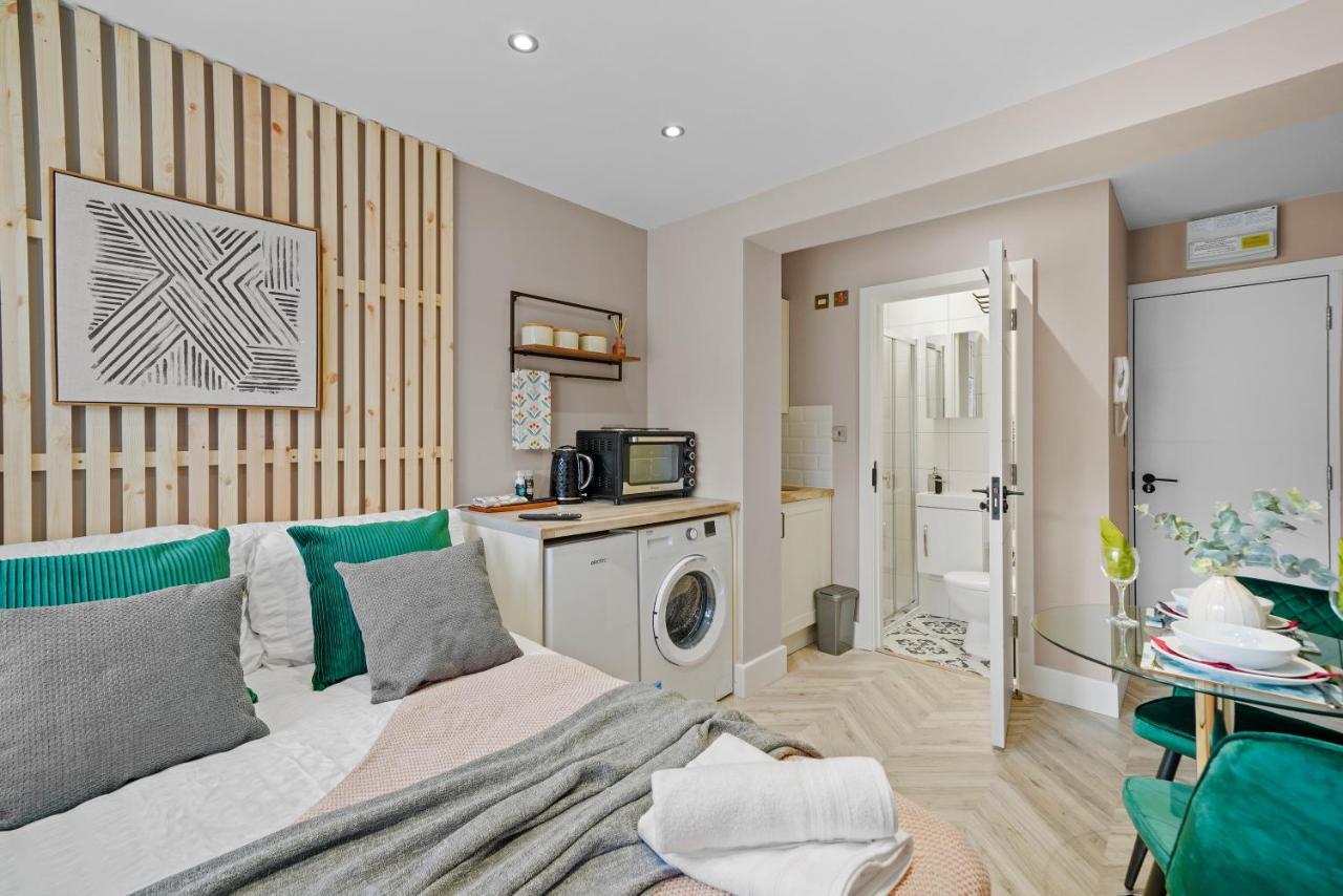 Апартаменты Boutique Heathrow Studio'S - Parking - Garden Хармондсворт Экстерьер фото