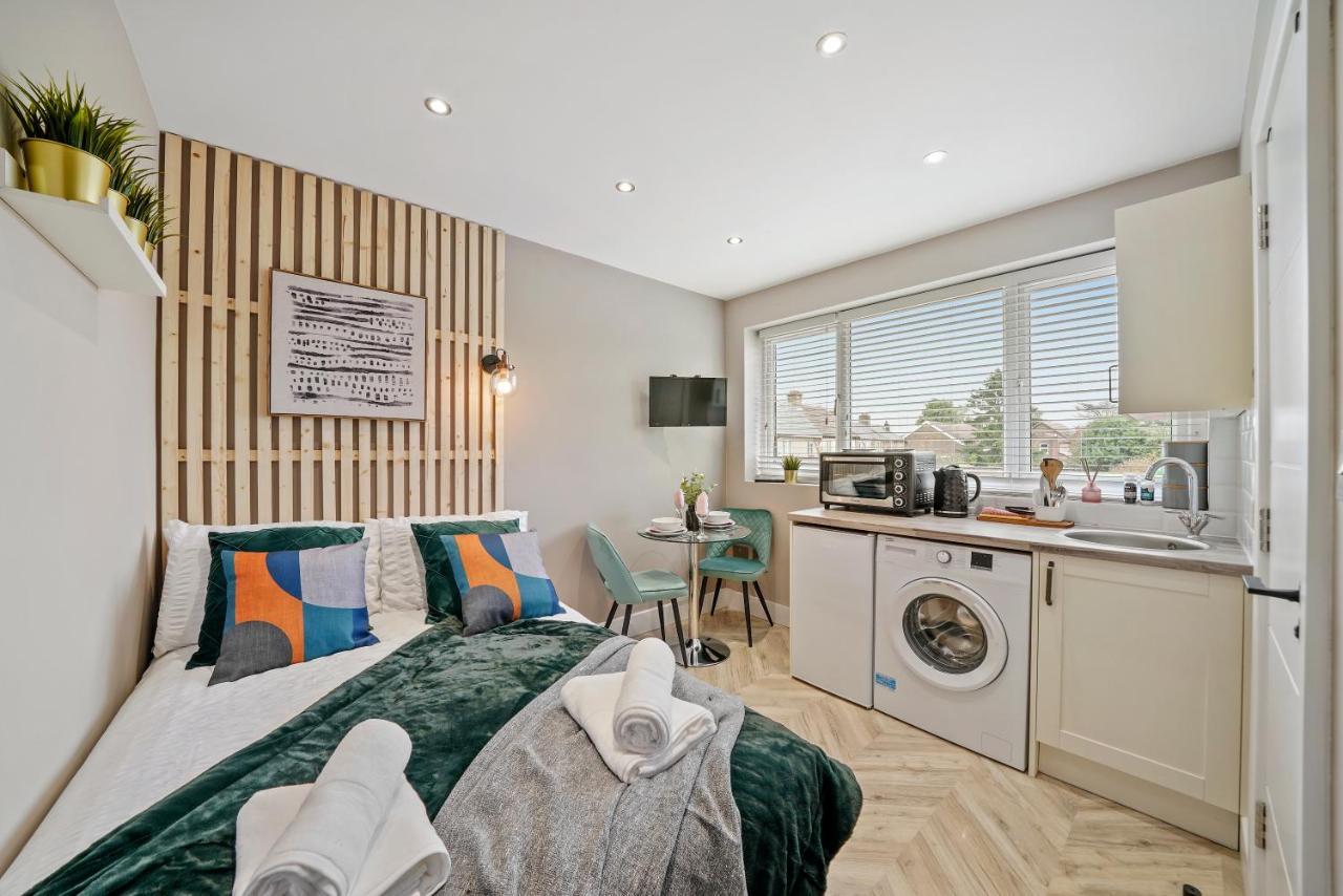 Апартаменты Boutique Heathrow Studio'S - Parking - Garden Хармондсворт Экстерьер фото